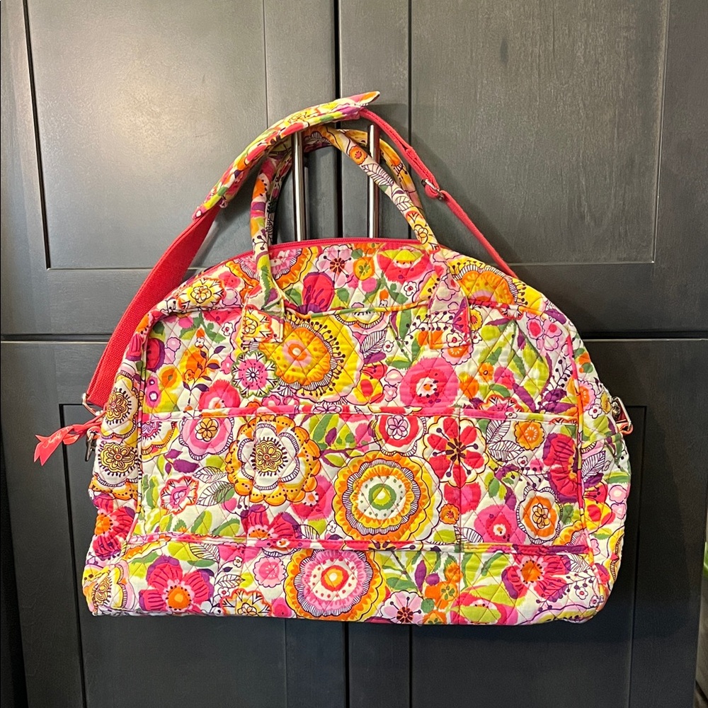 Vera Bradley in “Clementine Floral”Quilted Design Bag. Lots of Room with Strap.